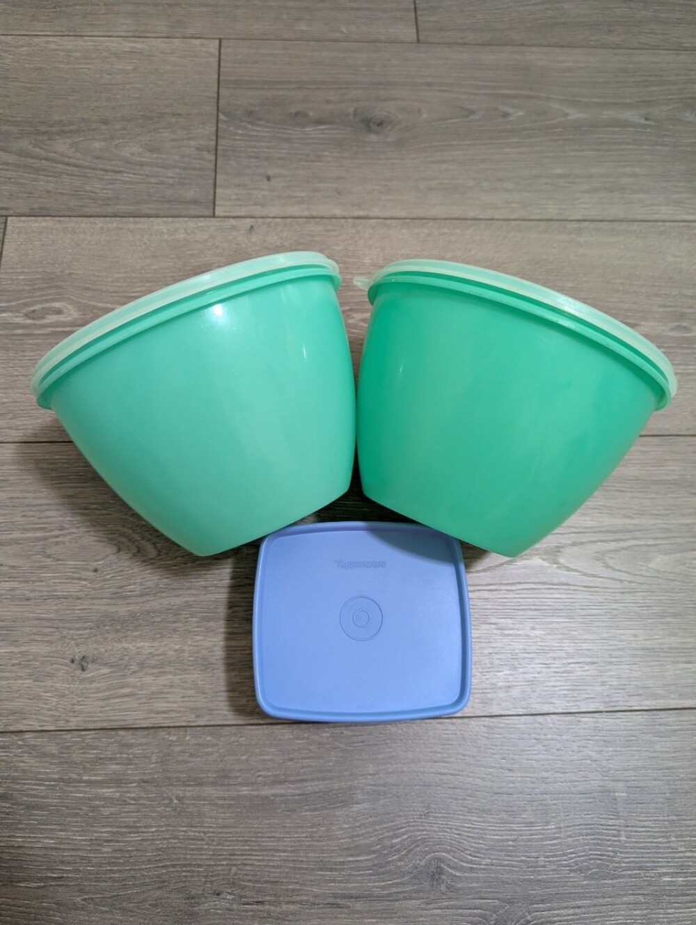 Vintage Tupperware Crisp-It Mint Green Nesting Bowl Set + Blue Square Container